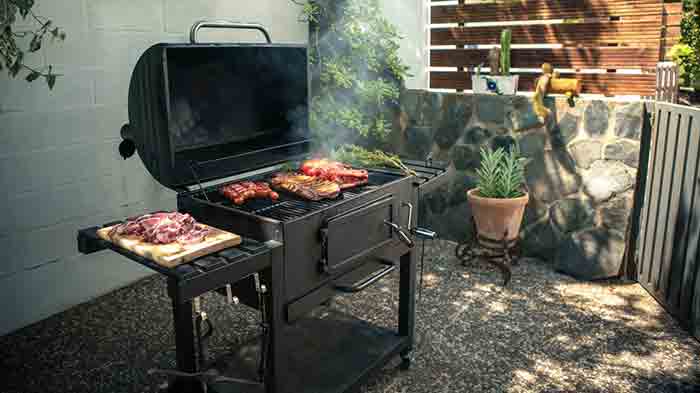 What's-the-Best-Way-to-Start-a-Charcoal-BBQ-Grill