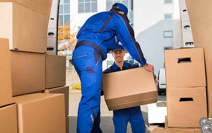 How to Choose a Moving Company Based on Customer Reviews